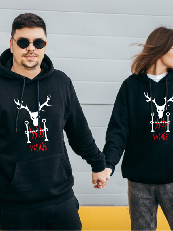 Vadhús kapucnis pulcsi