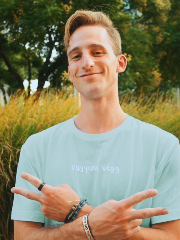 Vagyunk végig (unisex)