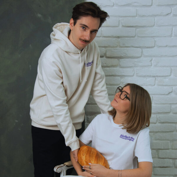kisbetűs ünnepnapok pulcsi - Image 4